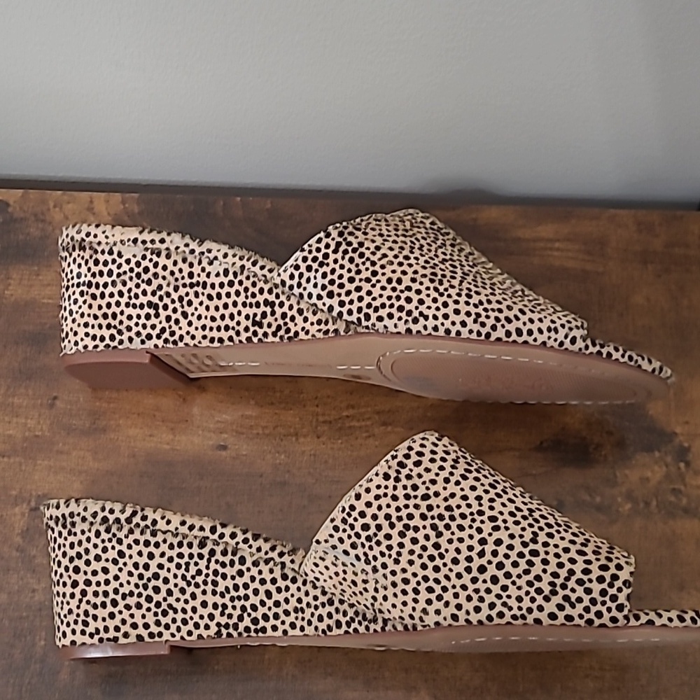 Vince Camuto STEPHENA Black & Tan Cow Hair Fur Wedge Sandals size 8.5 - Picture 4 of 11